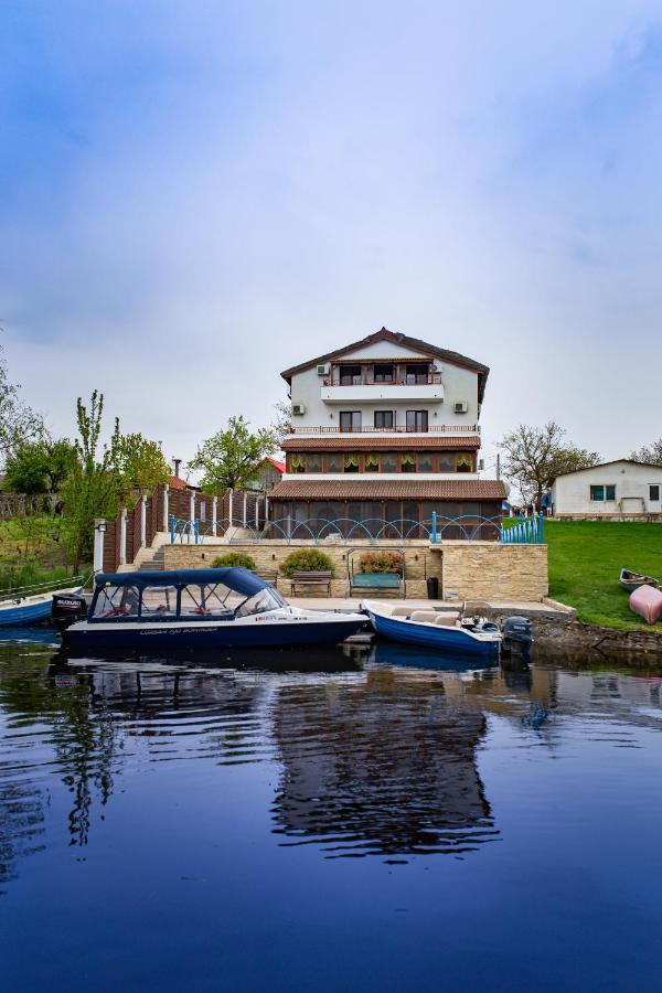 Pensiunea Pestisorul Dunavăţu de Jos エクステリア 写真